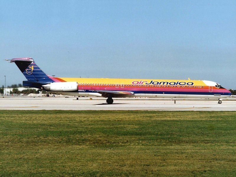 MD81 N191AJ 