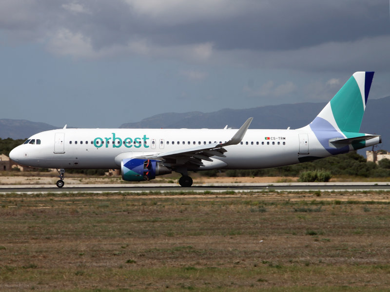 A320 CS-TRM