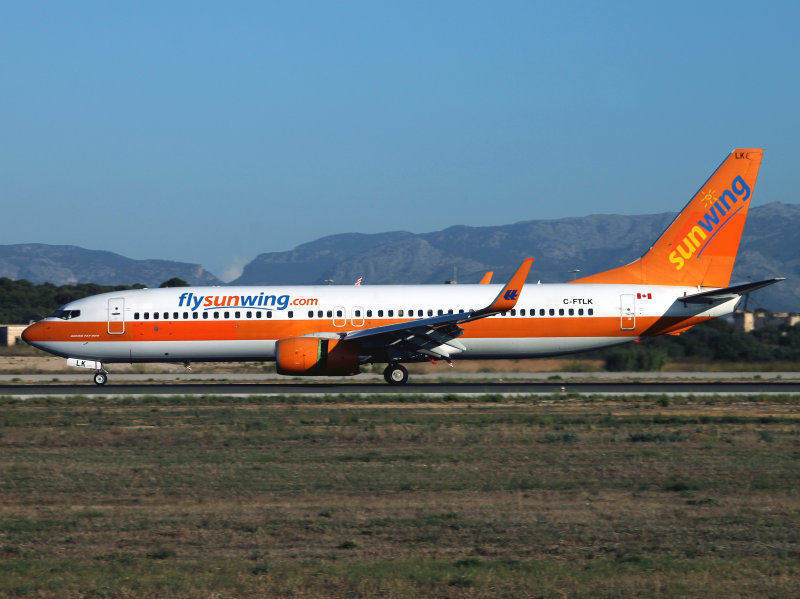 B737-800  C-FTLK  