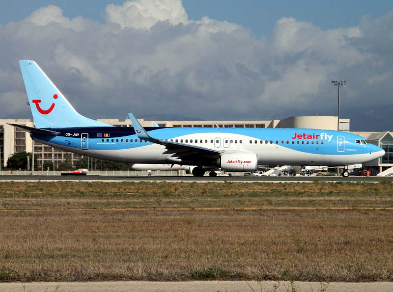B737-800 OO-JAV