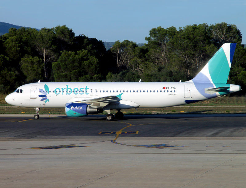 A320 CS-TRL