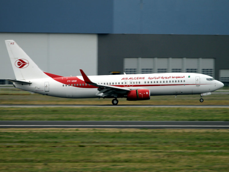B737-800  7T-VKE 
