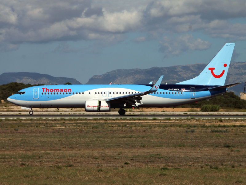 B737-800  G-TAWK 
