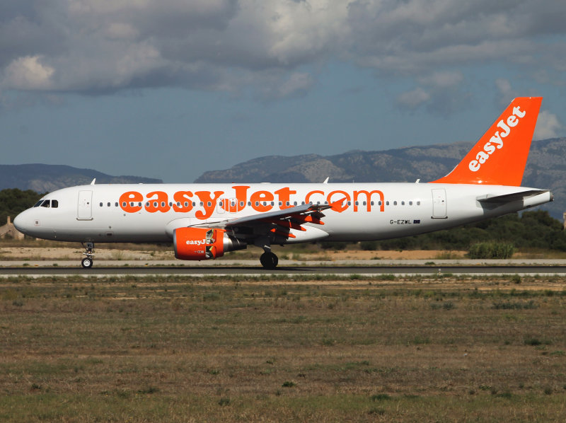 A320 G-EZWL