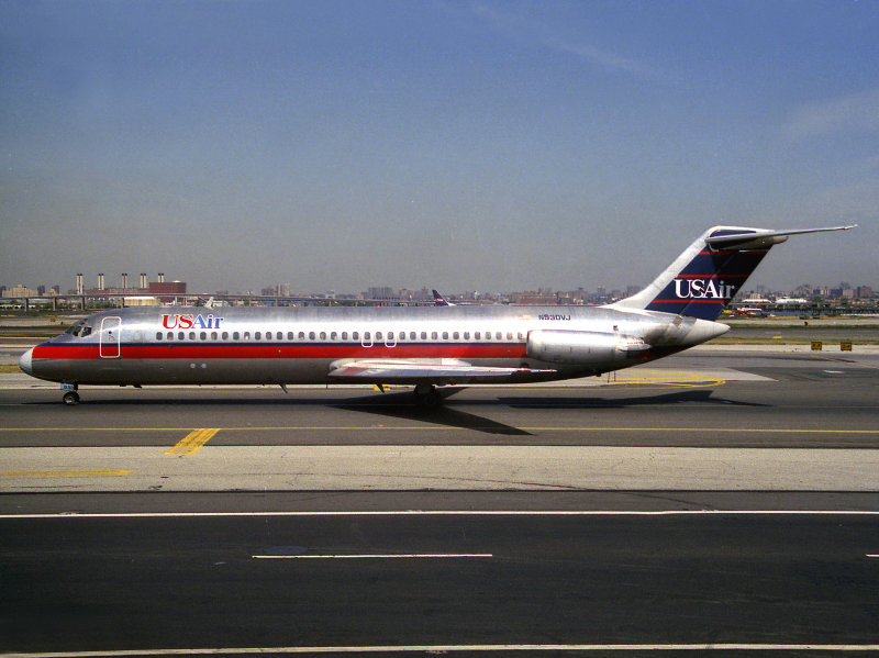DC9-30 N930VJ