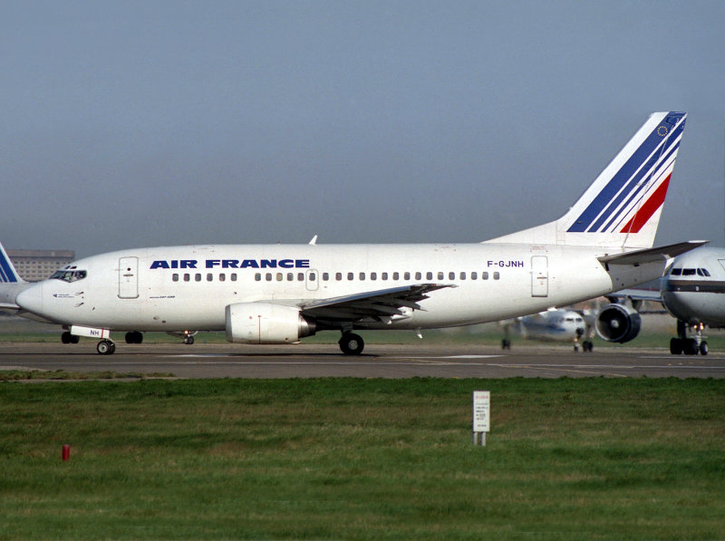 B737-528   F-GJNH  