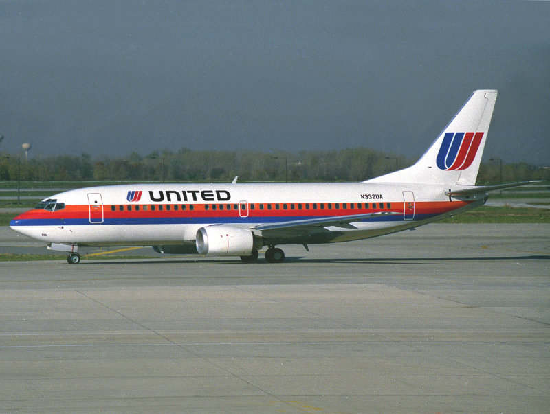 B737-300  N332UA 