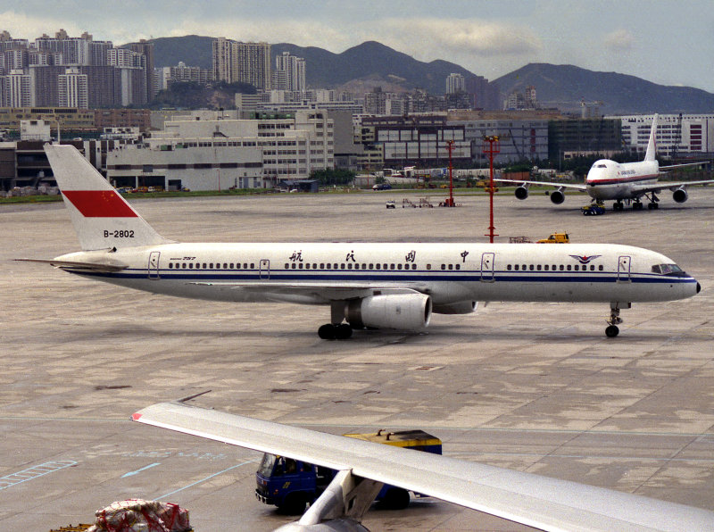 B757-200  B-2802 