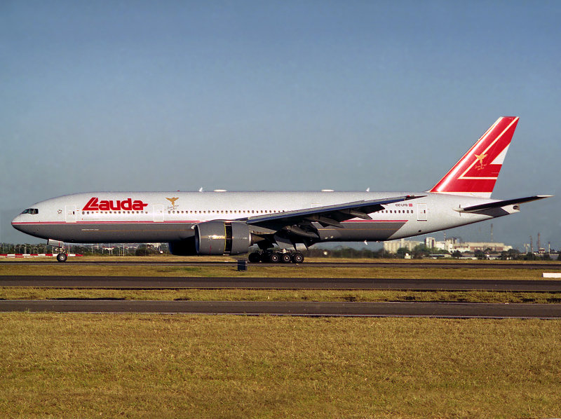 B777-200  OE-LPB 