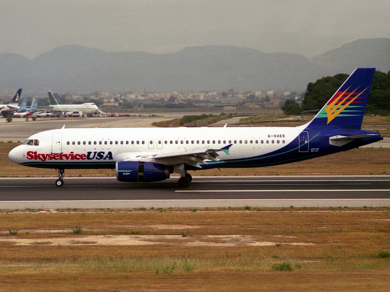 A320  G-SUEE  