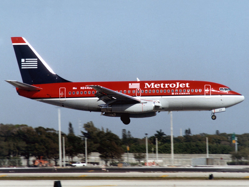 B737-200 N244US