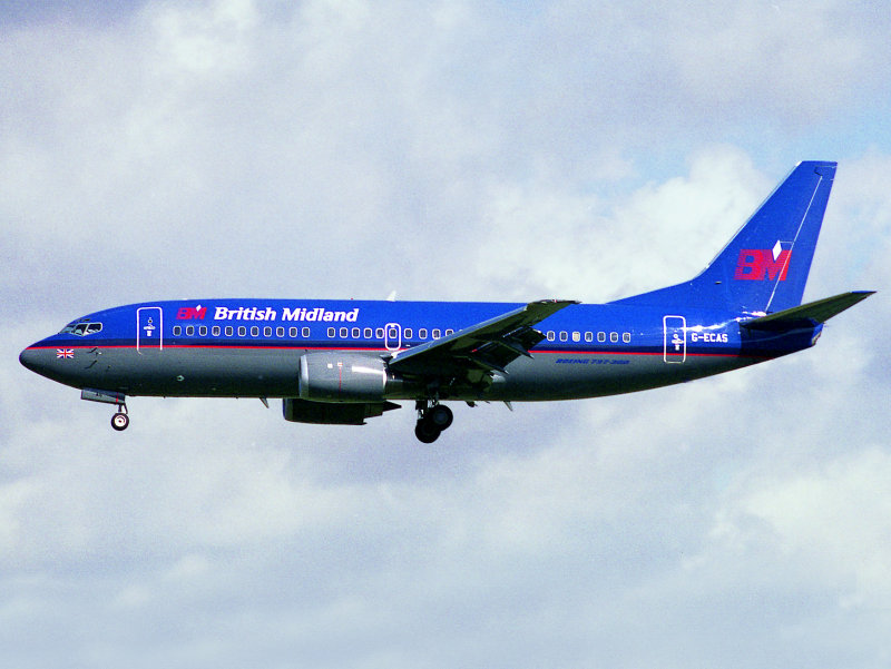 B733  G-ECAS  
