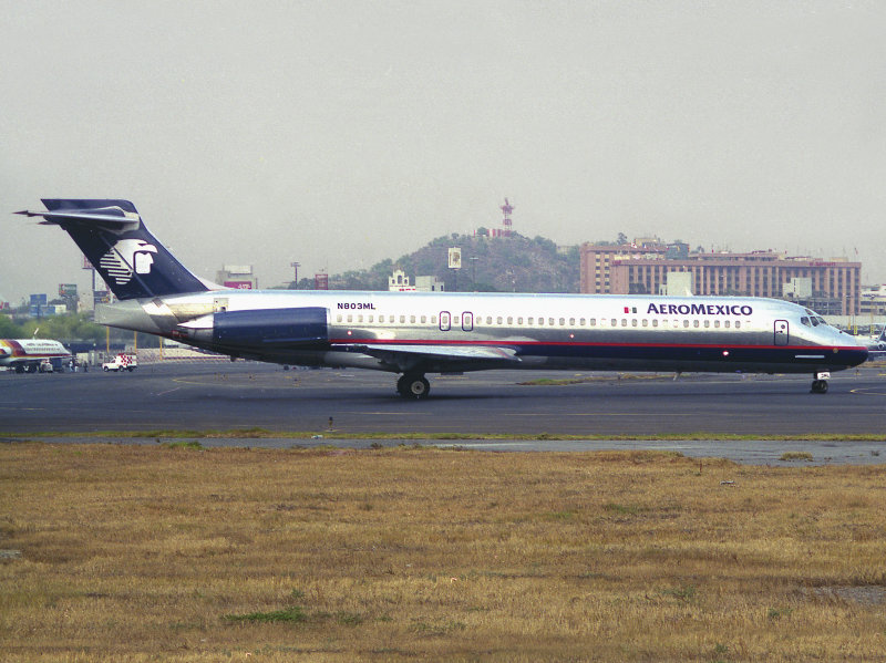 MD-87 N803ML