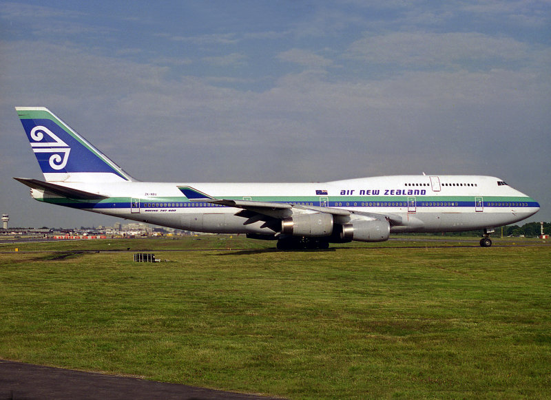 B747-400  ZK-NBU  