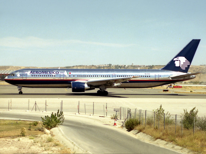 B763  XA-APB 