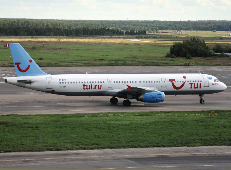A321 EI-ETK DME GM.jpg