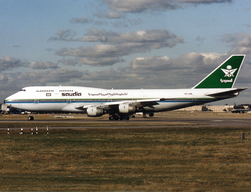 B747-300  HZ-AIM