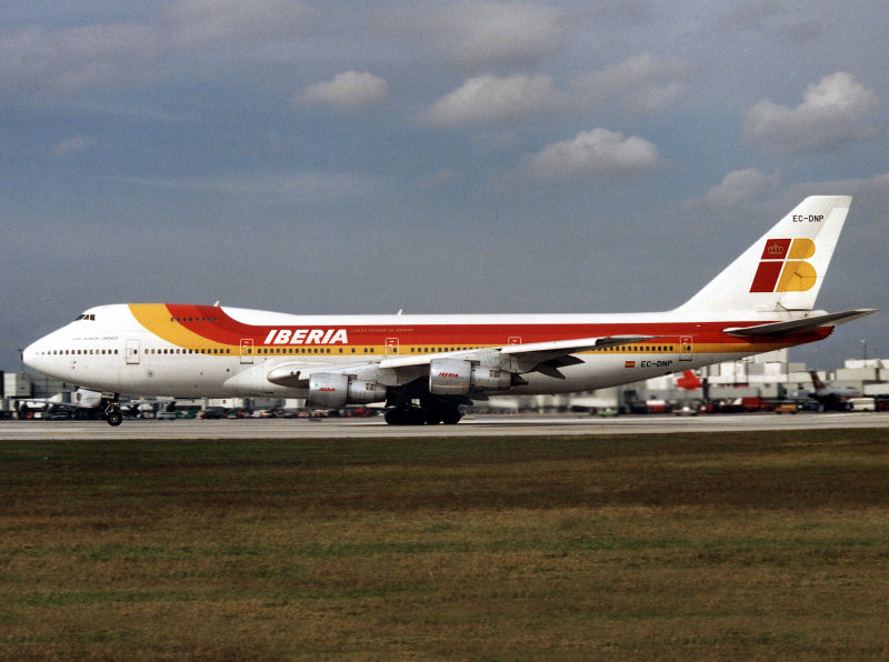 B747-200  EC-DNP  