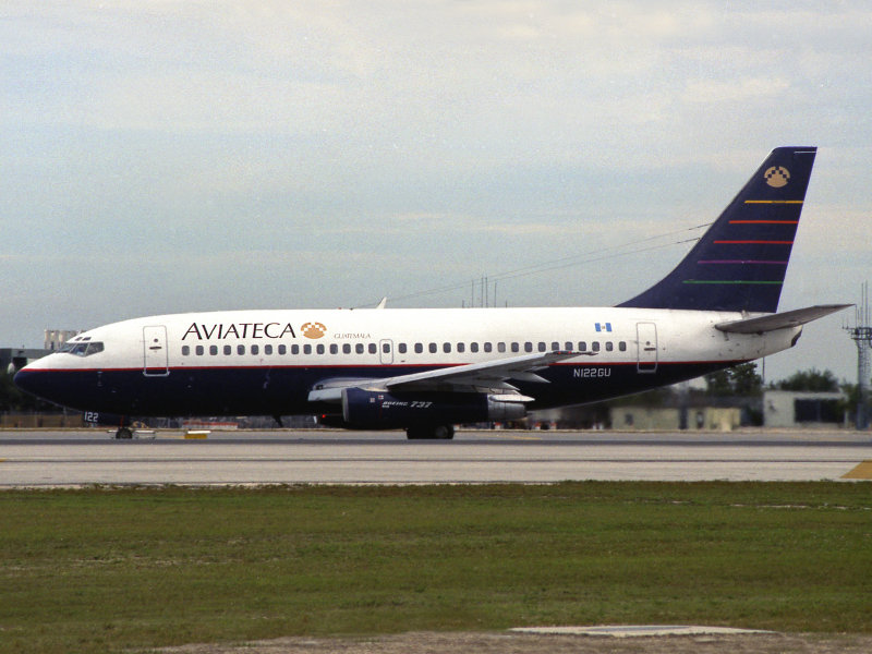 B737-200 N122GU