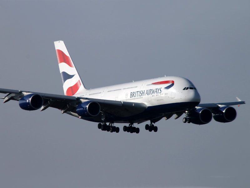 Different view at LHR for 09L