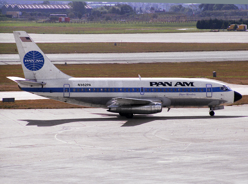 B737-200 N382PA