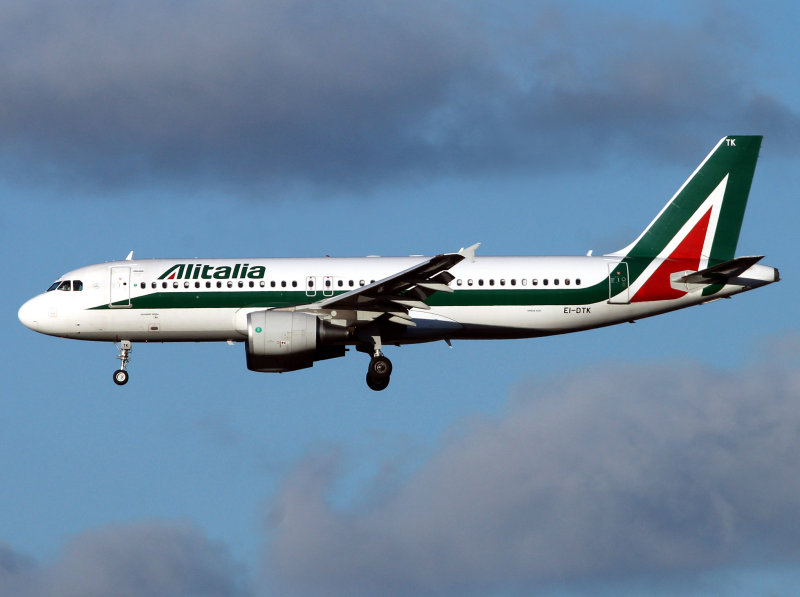 Great light. finals for LHR 27R March 2014