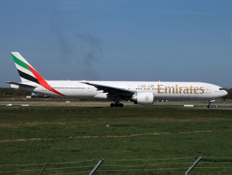 B777-300  A6-EBT  LGW 4-14  CPD.jpg