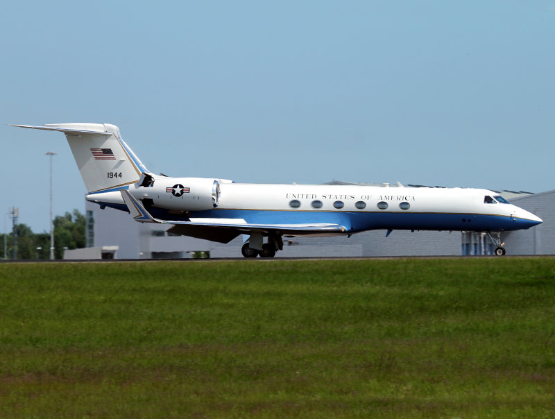 USAF VIP transport arriving at Stansted..
