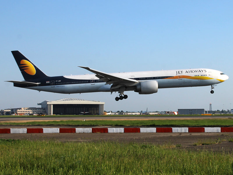 arr @ LHR