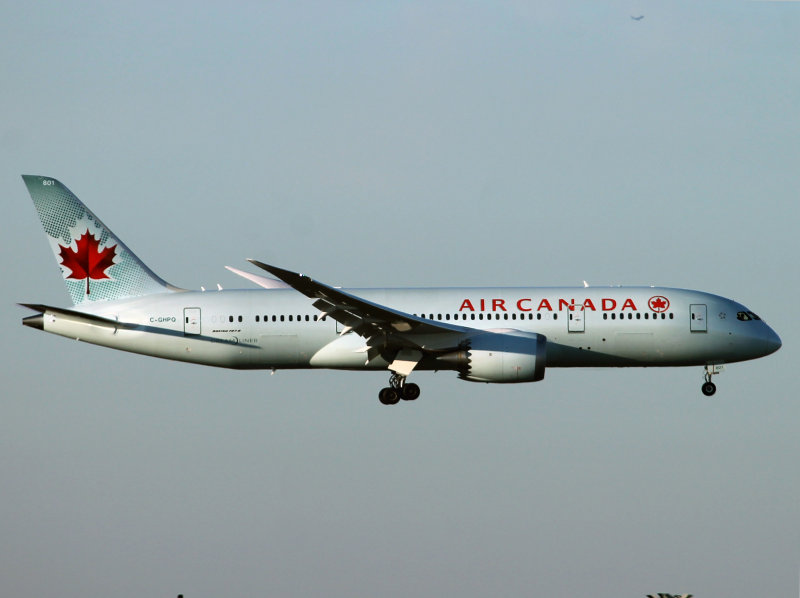 First visit of the ACA Dreamliner to Heathrow...for 27L