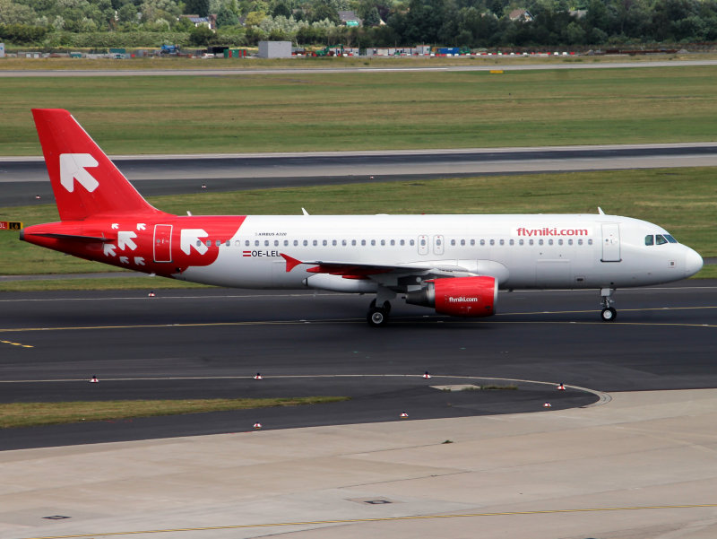 Fly Niki titles on basic ex-
OLT livery.