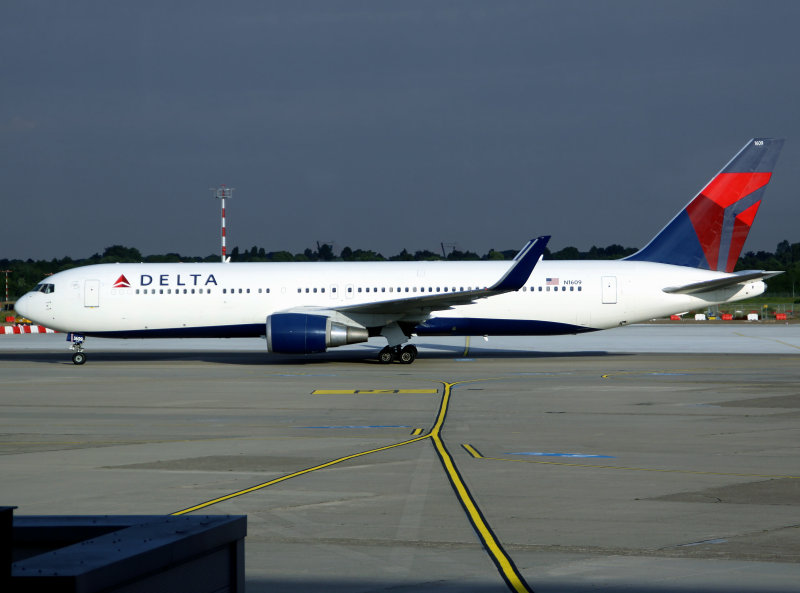 Taxying to stand at DUS