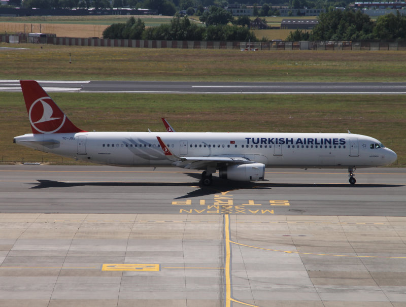 A321  TC-JSJ