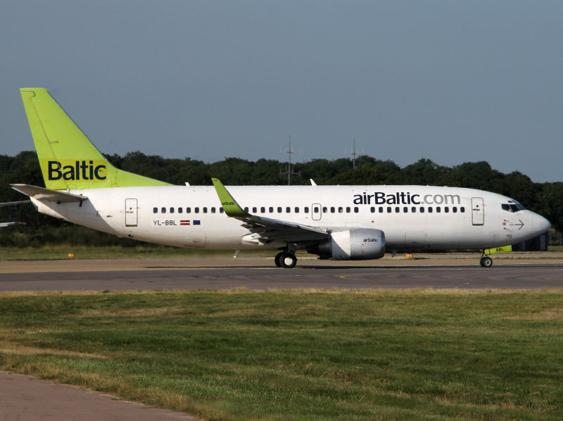 B733W  YL-BBL  