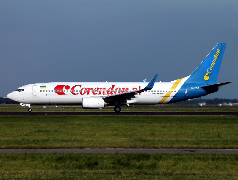 B737-800 UR-PSB