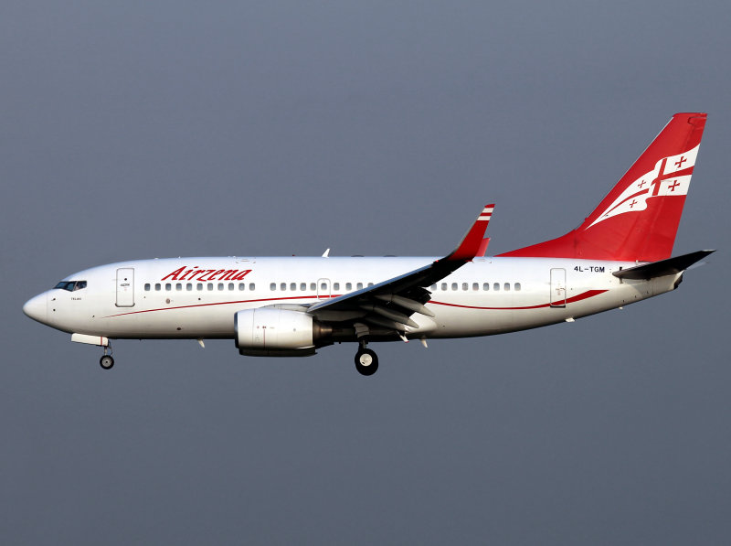B737-700 4L-TGM