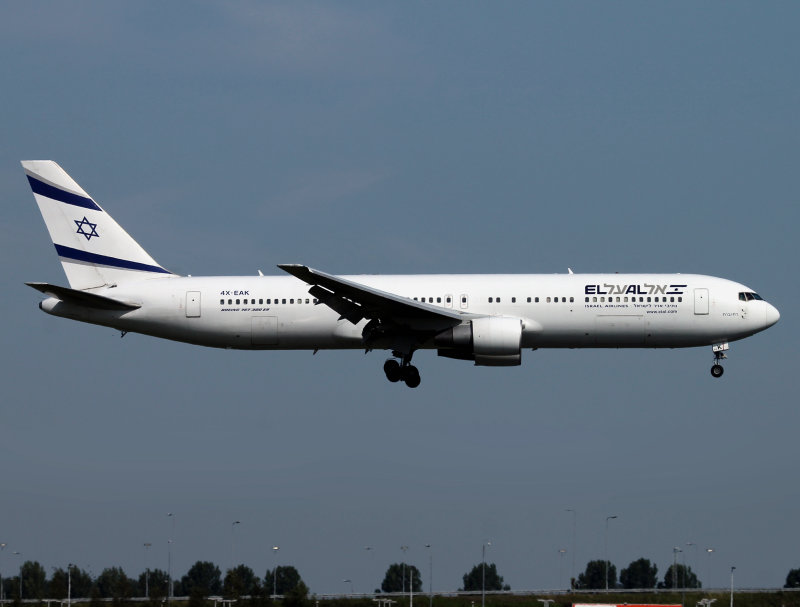 B767-300 4X-EAK