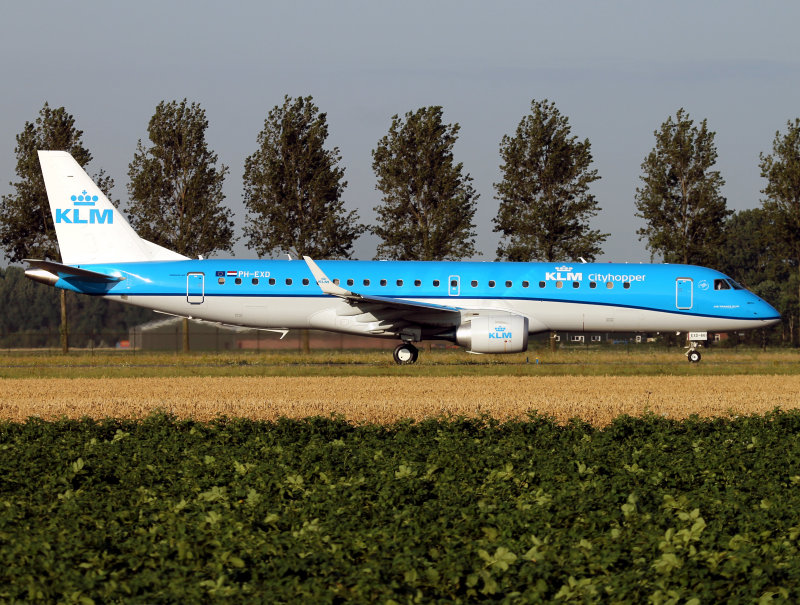 Emb 190 PH-EXD