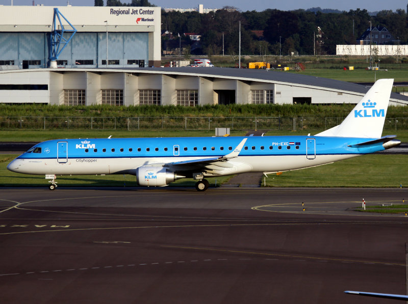 Emb 190 PH-EXC