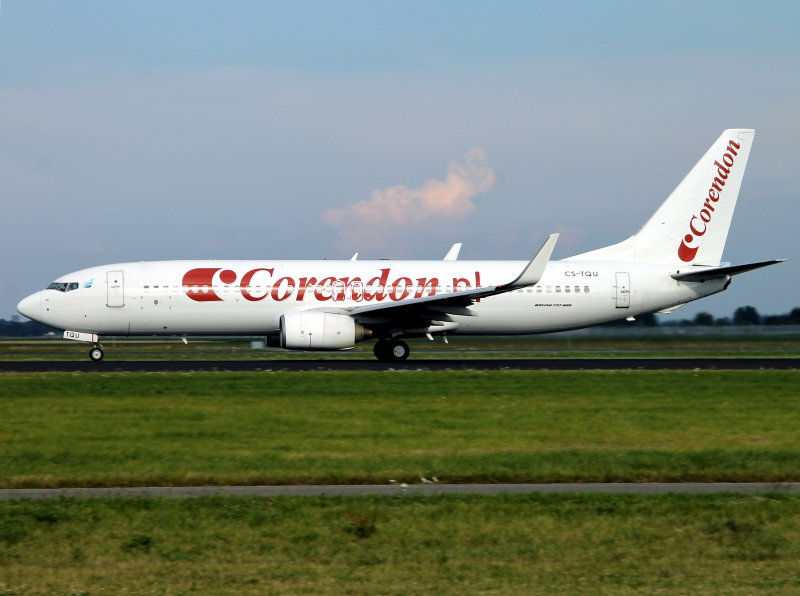 B738 CS-TQU