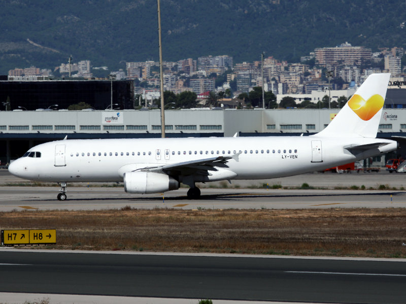 A320 YL-VEN
