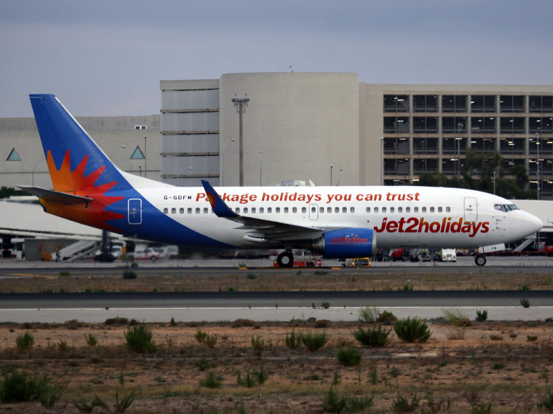 B737-300 G-GDFM