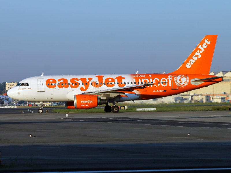 A319  G-EJAR  TLS 11-9-14  CPD.jpg