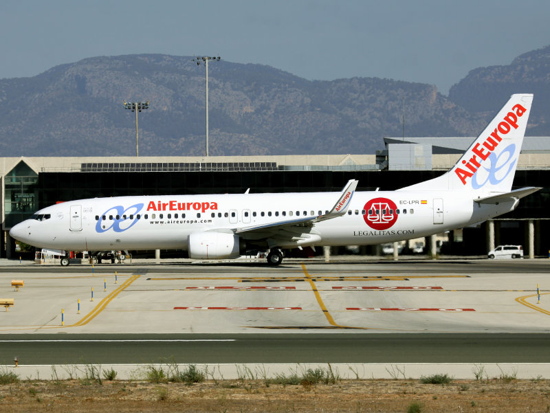 B738 EC-LPR