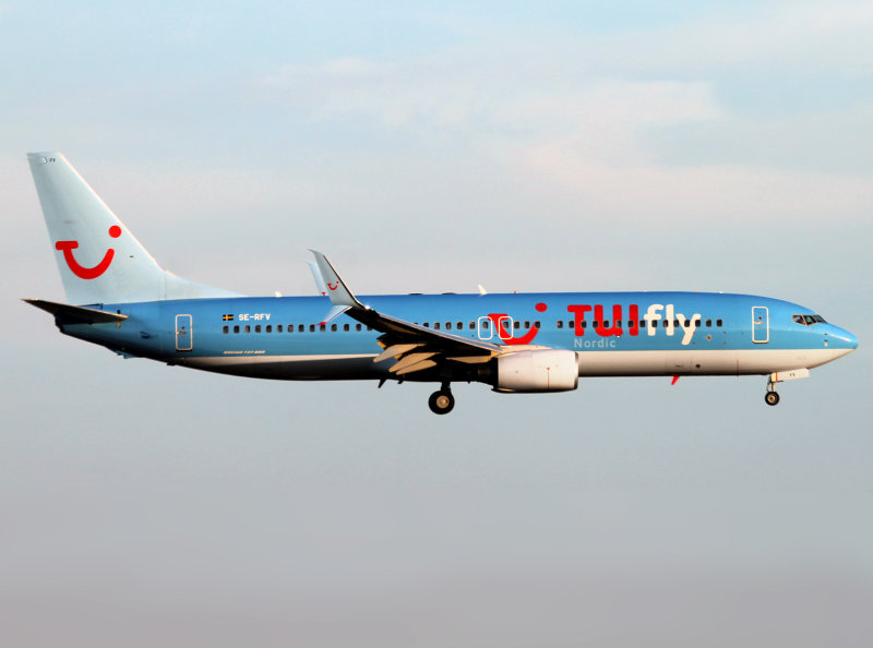 B738 SE-RFY