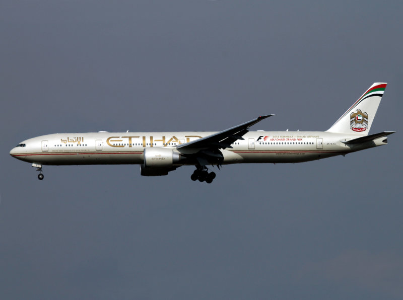 B777-300  A6-ETO 