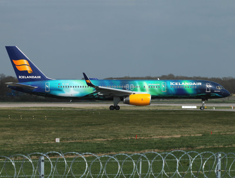 AB75W  TF-FIU  LGW 4-15  LGW.jpg
