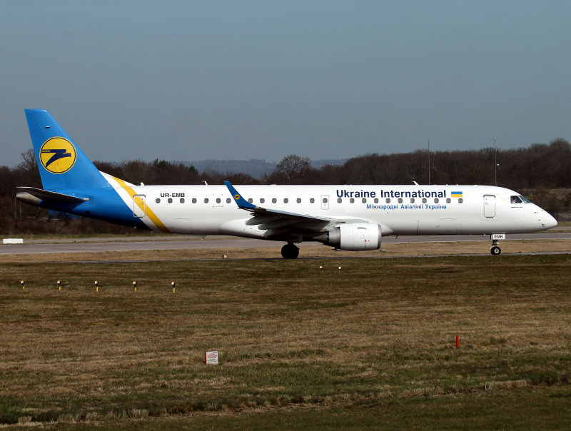 at LGW, an extremely rare daylight visitor to Gatwick!!