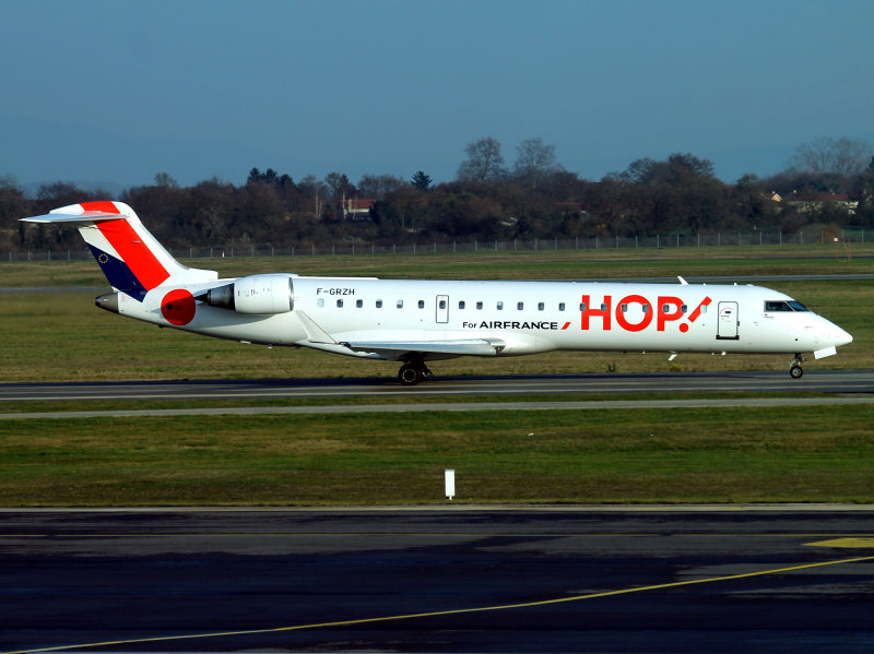 CRJ700  F-GRZH  LYS 4-15  CPD.jpg