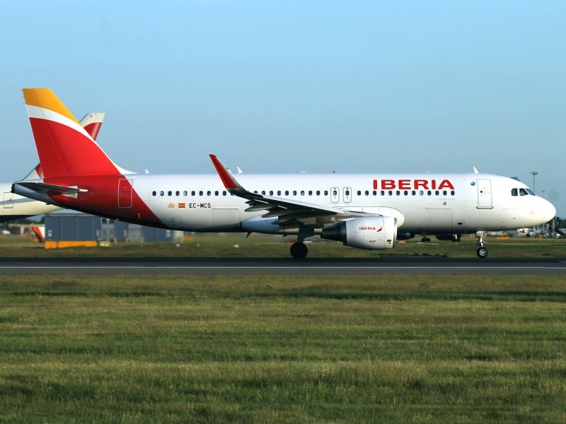 at LHR with Sharklets